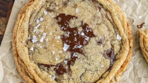 Delicious thin gooey cookies from NYC, fresh and irresistible.